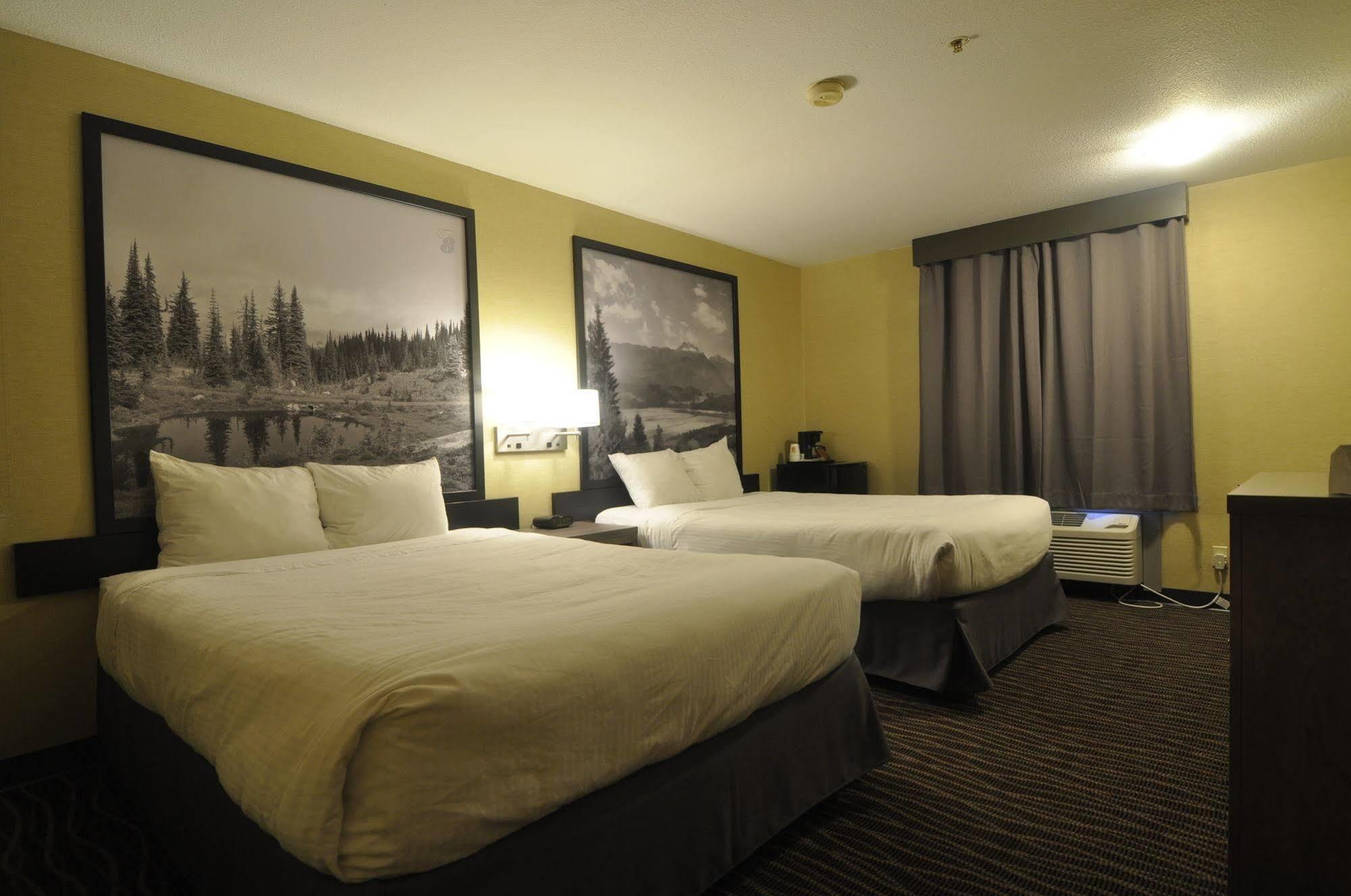 Motel Super 8 By Wyndham Revelstoke Bc Extérieur photo