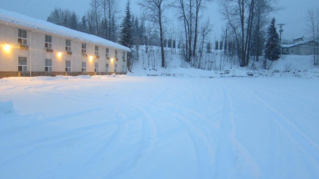 Motel Super 8 By Wyndham Revelstoke Bc Extérieur photo